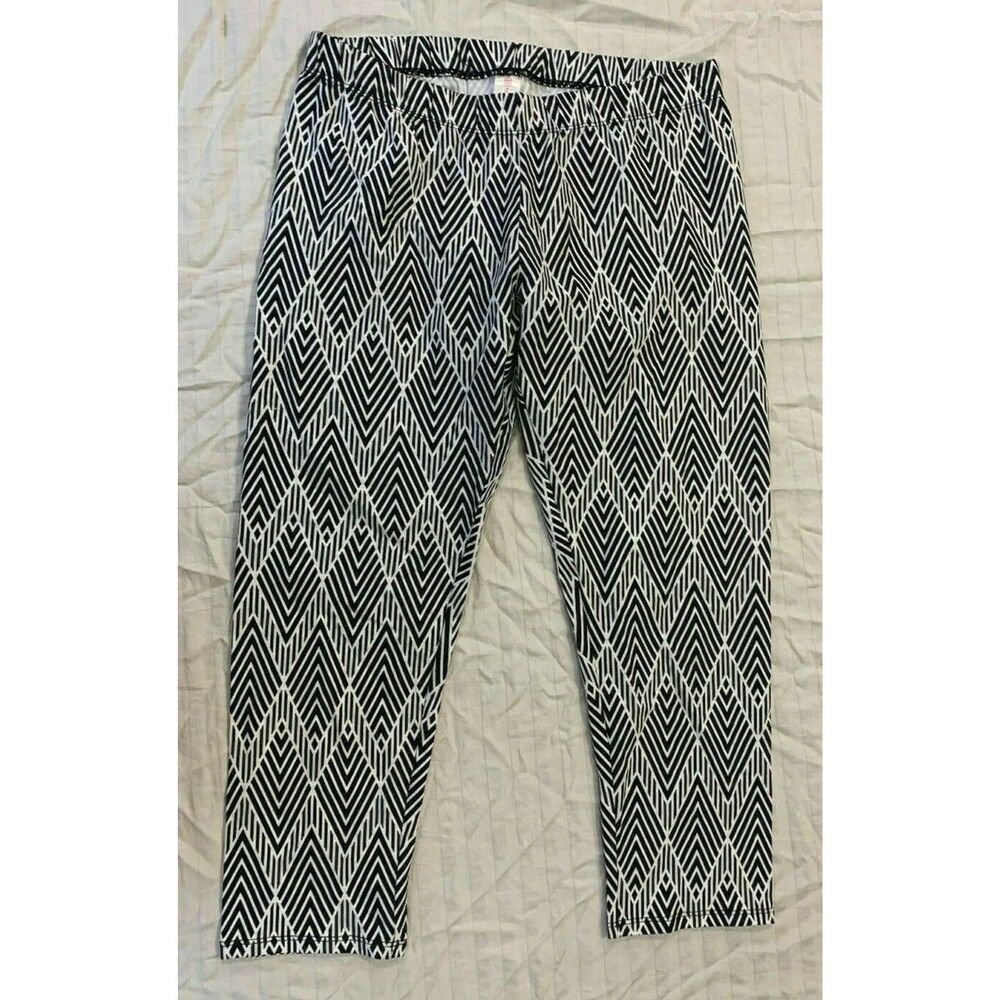 NO BOUNDARIES WOMENS CAPRIS PANTS SIZE M
